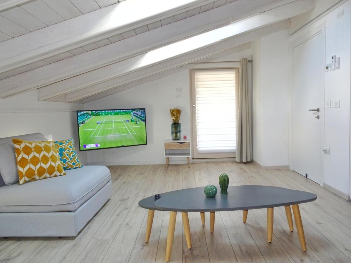 Ferienwohnung Antica Casa Alboletta Riva del Garda Exterior foto
